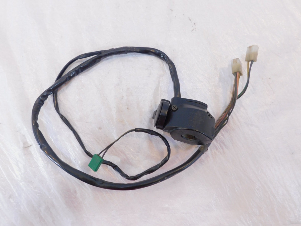 1982-1983 Yamaha XJ750 Maxim 750 Left Handlebar Horn/Turn Signal Switch Buttons - C3 Cycle