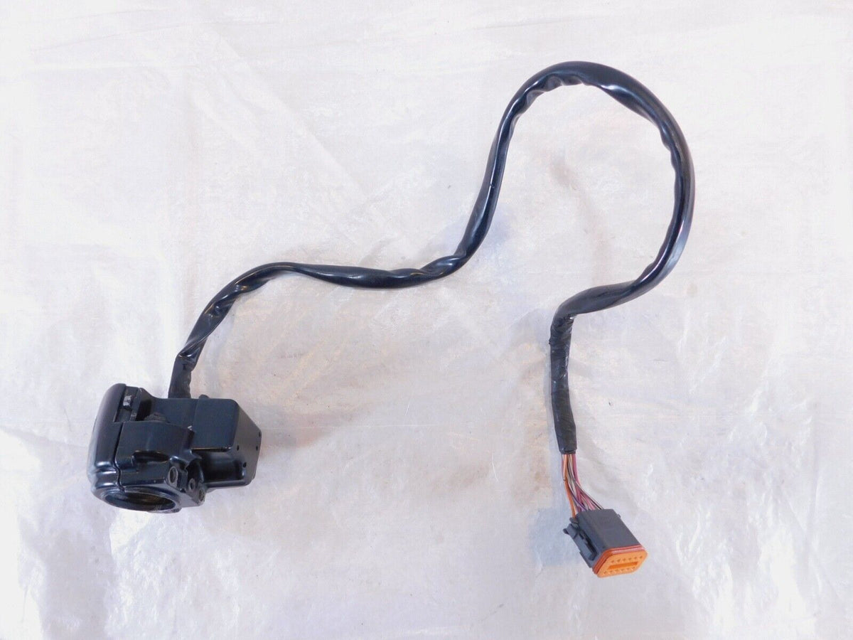 Harley Electra Glide Right Handlebar Engine Stop Start Kill Switches w/ Radio