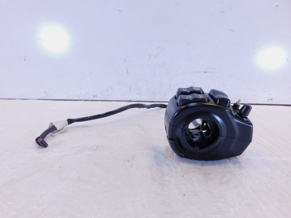 Harley Davidson M7 Street Glide Special Left Handlebar Horn Turn Signal Switches
