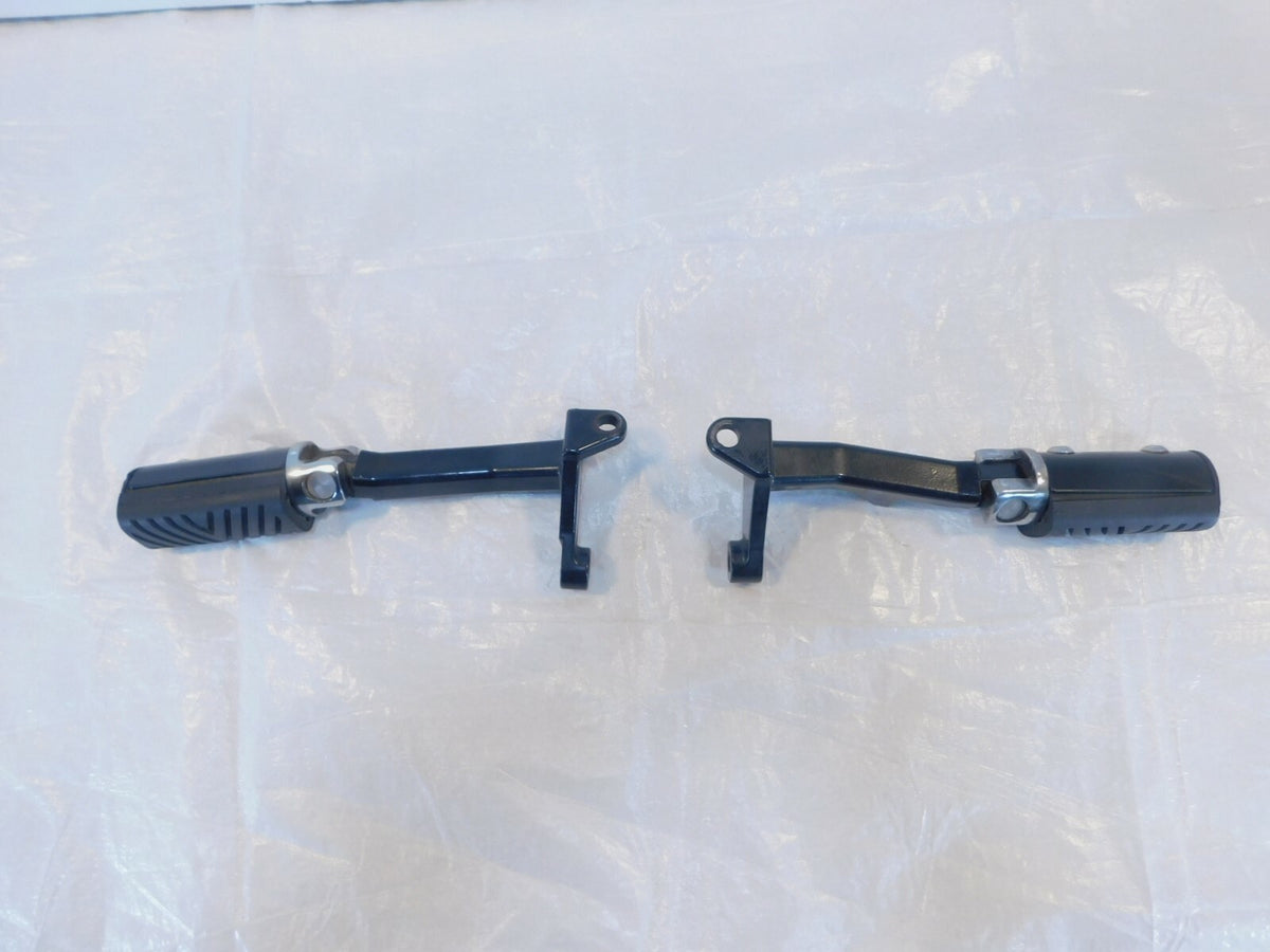 Victory V92 Cruiser Rear Passenger Left Right Footrest Footpegs & Mount Brackets - C3 Cycle