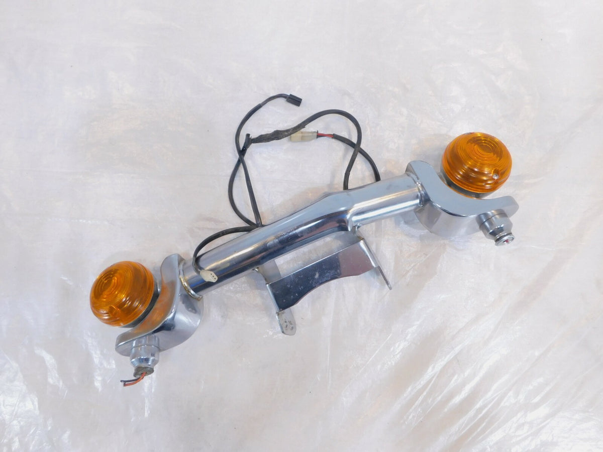 Victory Sport Deluxe Standard V92 Cruiser Front Turn Signal Indicators & Bracket - C3 Cycle
