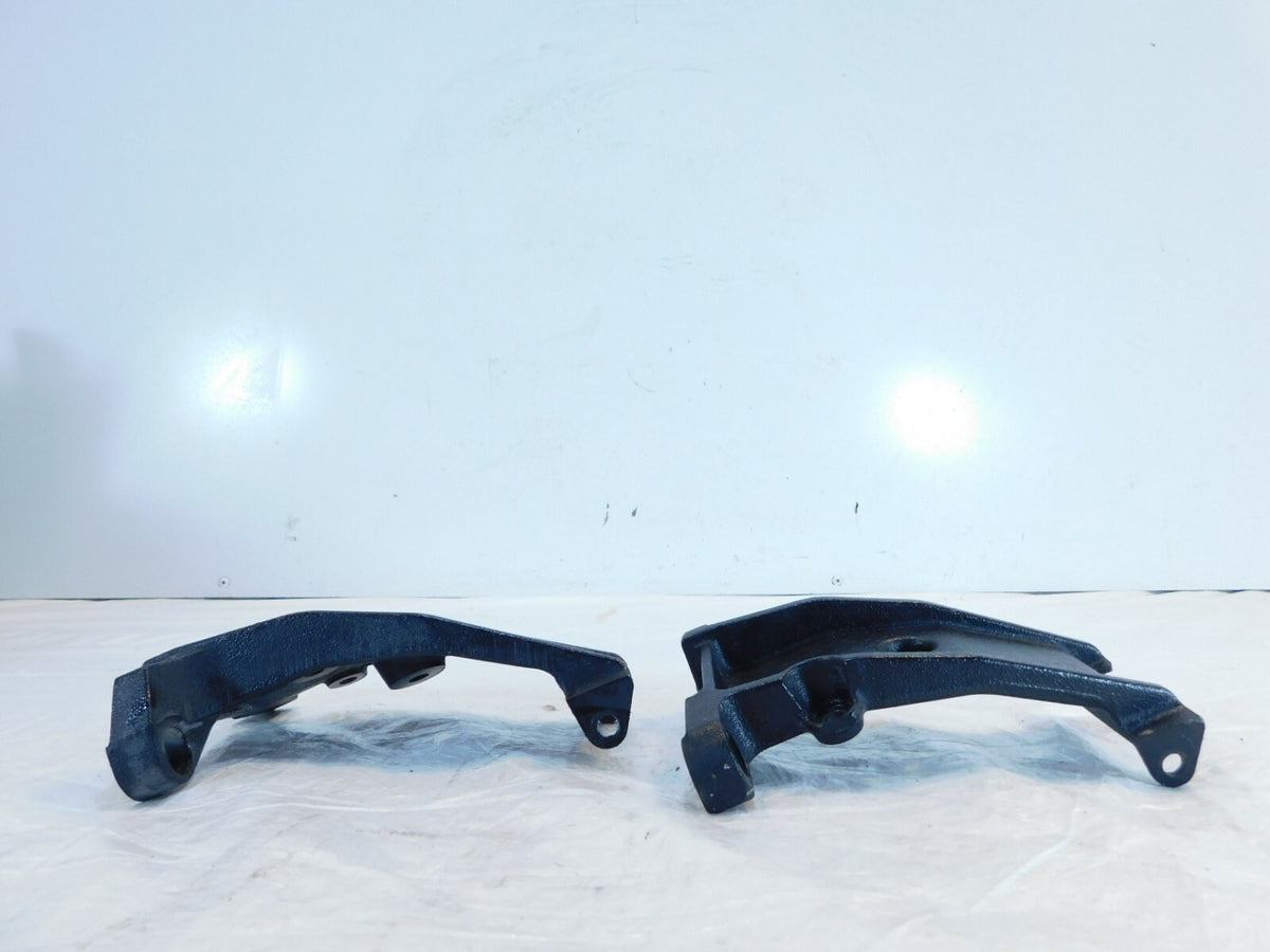 Yamaha Royal Star Tour Deluxe & Venture Front Footboard Footrest Bracket Mounts