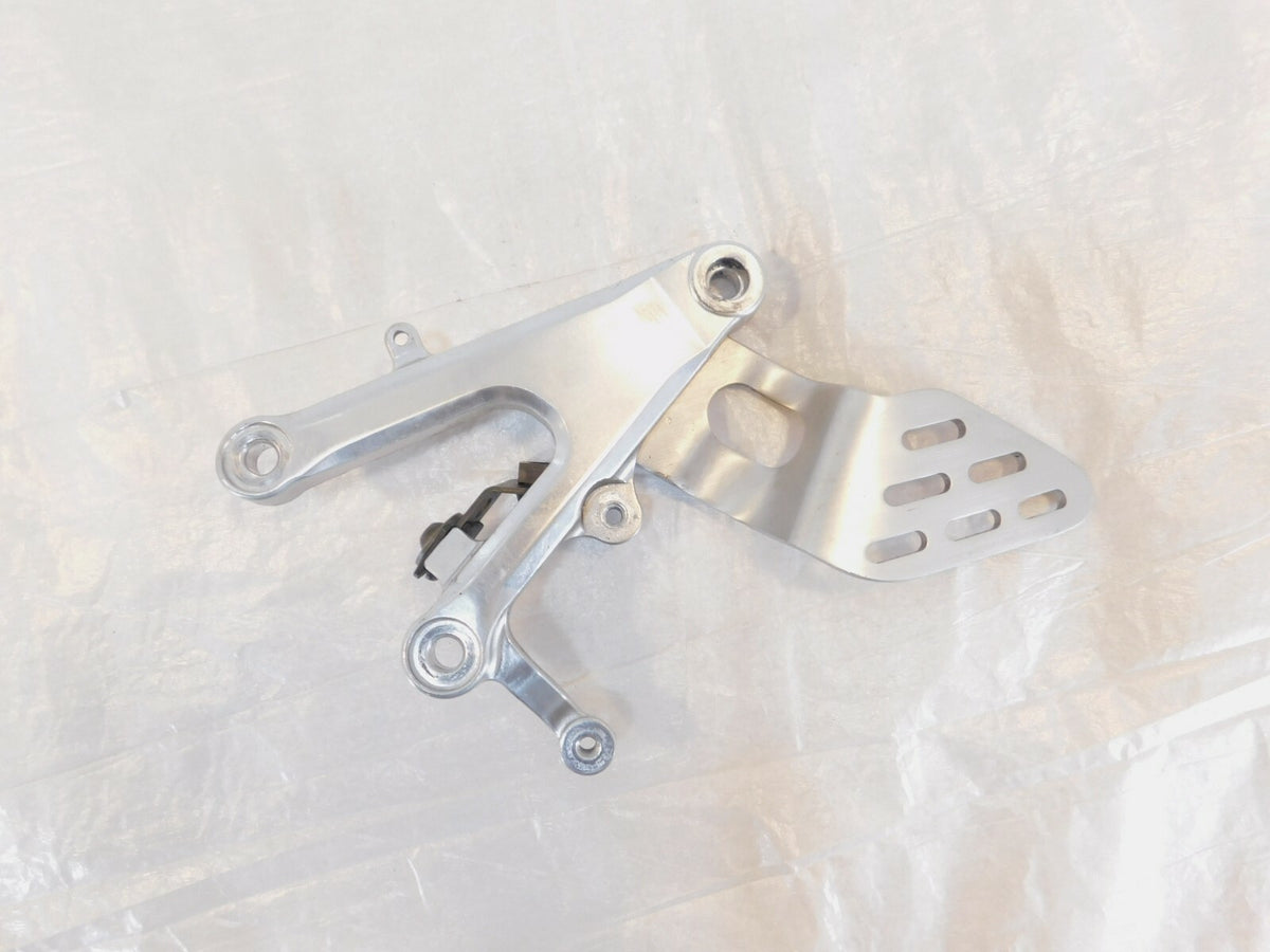 Yamaha YZFR6 R6 YZFR6S Rear Back Foot Peg Right Side Mounting Bracket Assembly - C3 Cycle