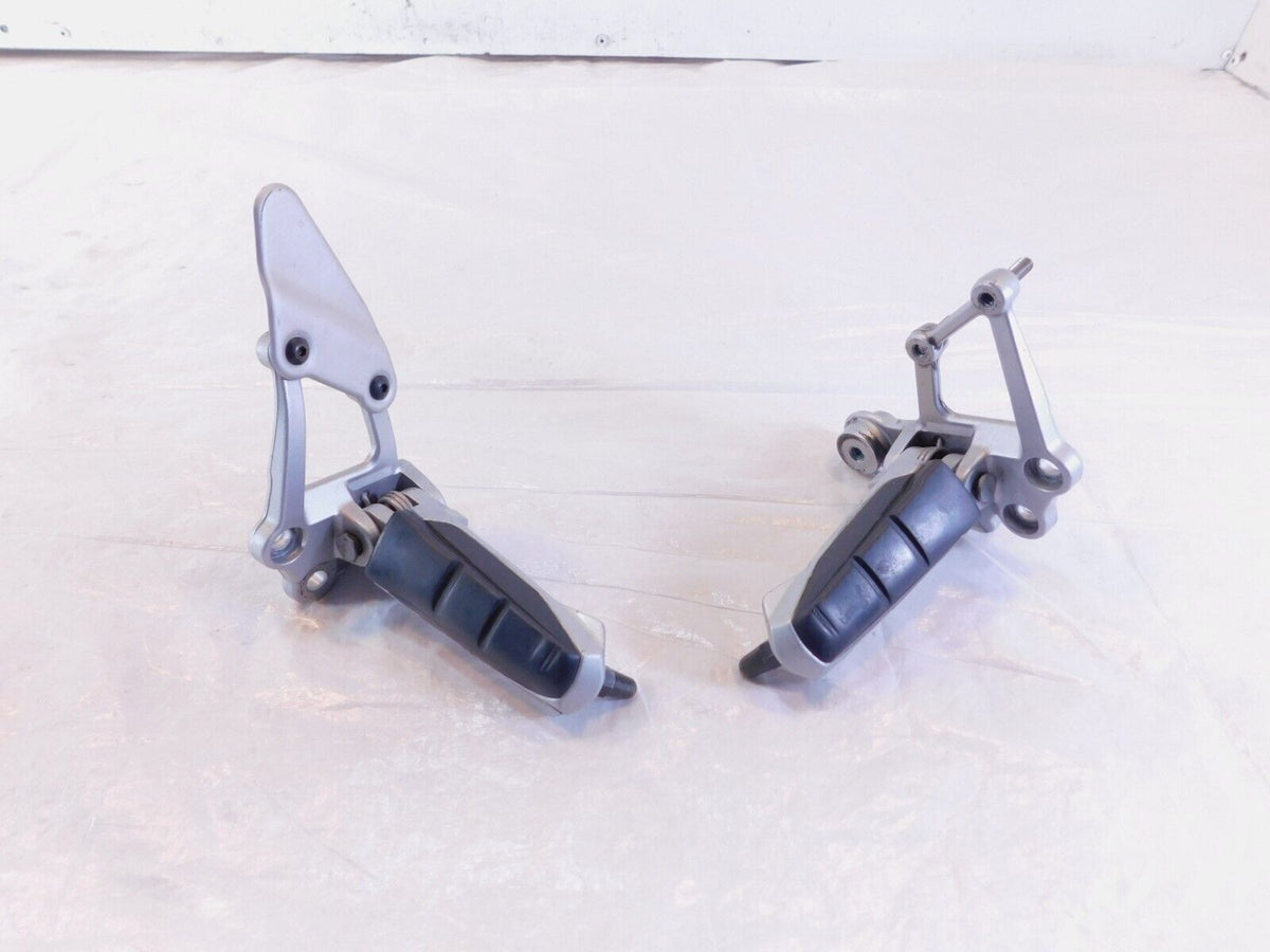 98-04 BMW R1100S R1100 S Silver Left/Right Front Footrest Foot Peg & Brackets - C3 Cycle