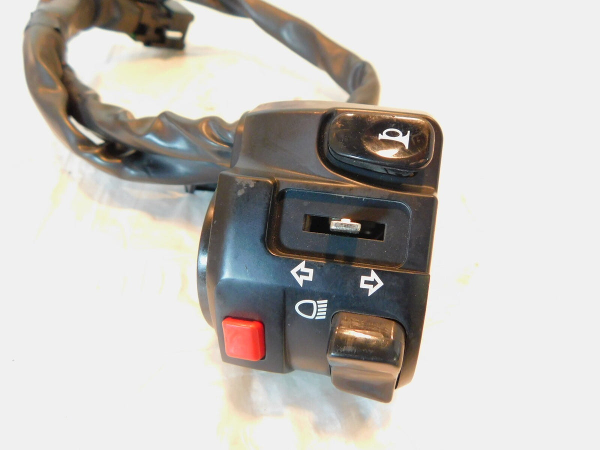 17-19 Kawasaki Versys 650 KLE650 ABS Left Handlebar Turn Signal & Horn Switches - C3 Cycle