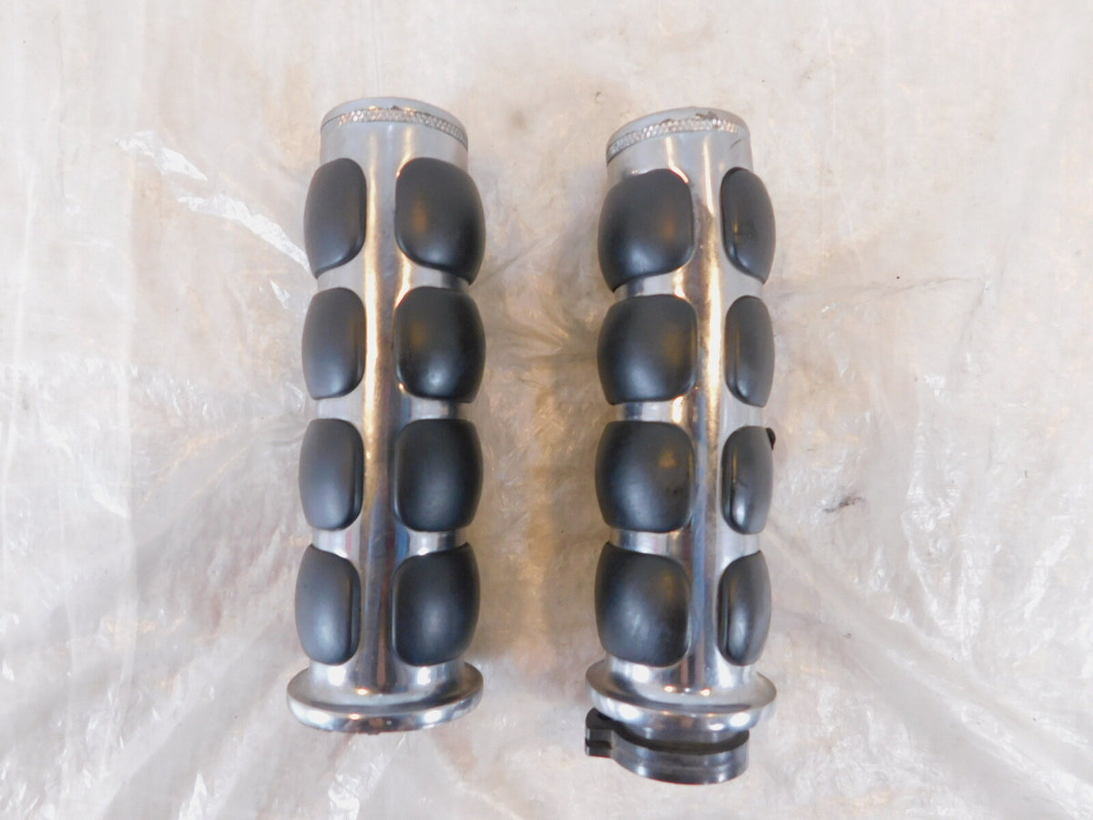 Victory V92 Kingpin Vegas Hammer Deluxe Classic & Touring Cruiser Chrome Grips - C3 Cycle