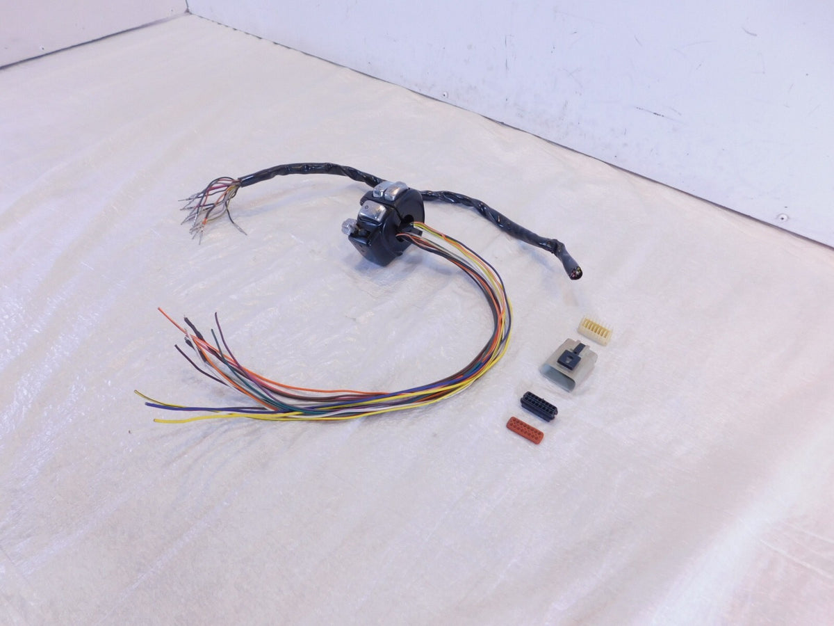Harley Davidson Electra Glide Ultra Left Handlebar Speaker Volume & CB Switches