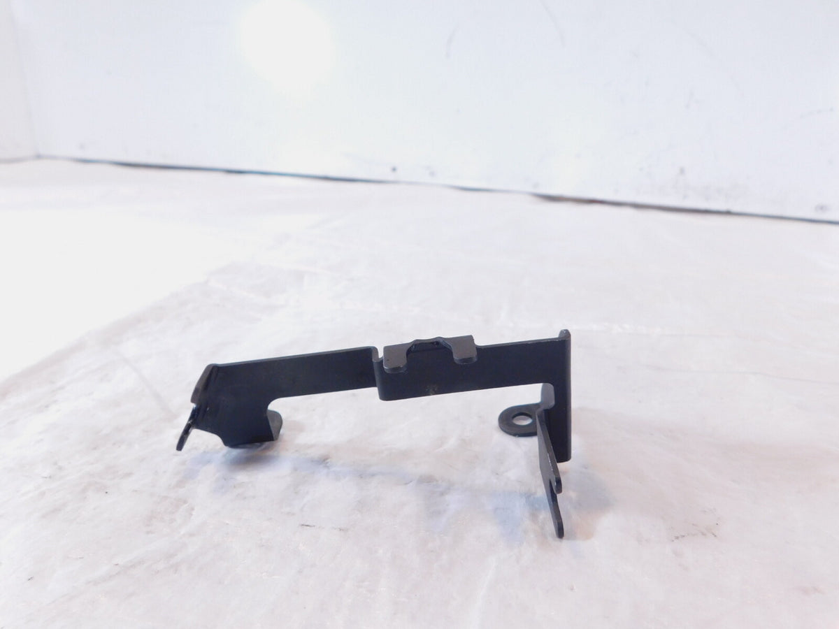 1990-2001 Kawasaki 1100 ZRX1100 ZR1100 Oil Hose Tube Clamp Bracket 92170-1189