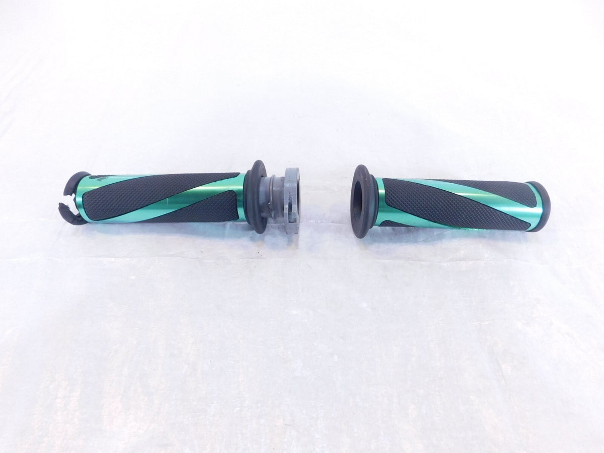 Kawasaki Ninja ZX6R ZX636 ZX10R ZX14R 650R Z900 Versys Handlebar Throttle Grips - C3 Cycle