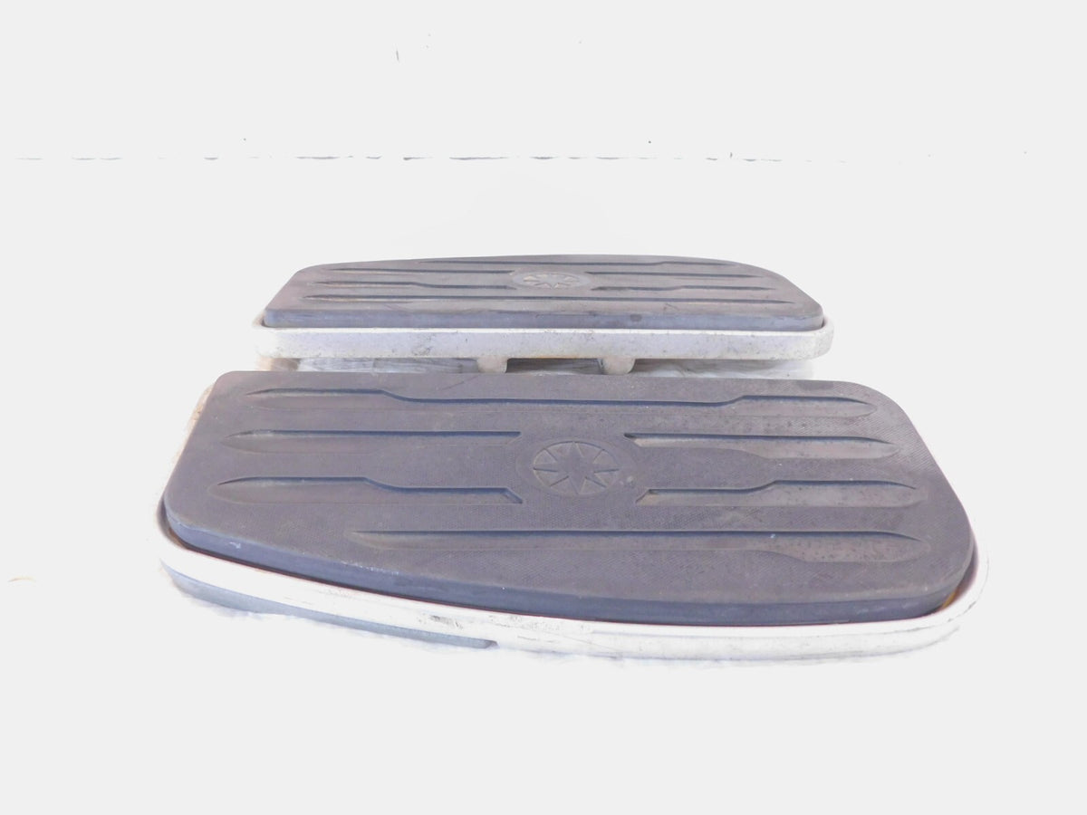 Yamaha VStar 1100 XVS1100 Classic Silverado Front Left/Right Footrest Footboards - C3 Cycle