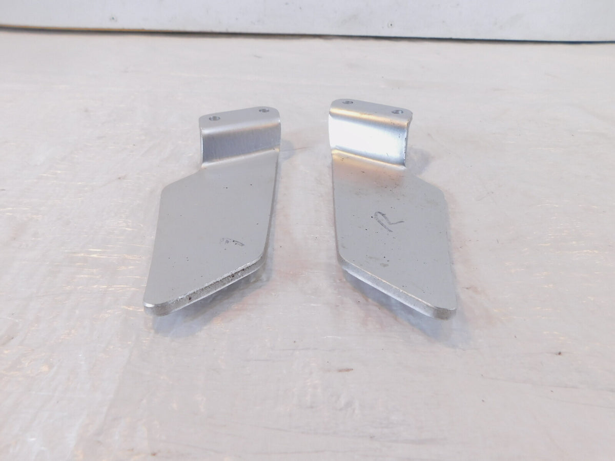89-99 Yamaha FZR600R FZR600 Left & Right Footpeg Footrest Heel Guard Brackets - C3 Cycle