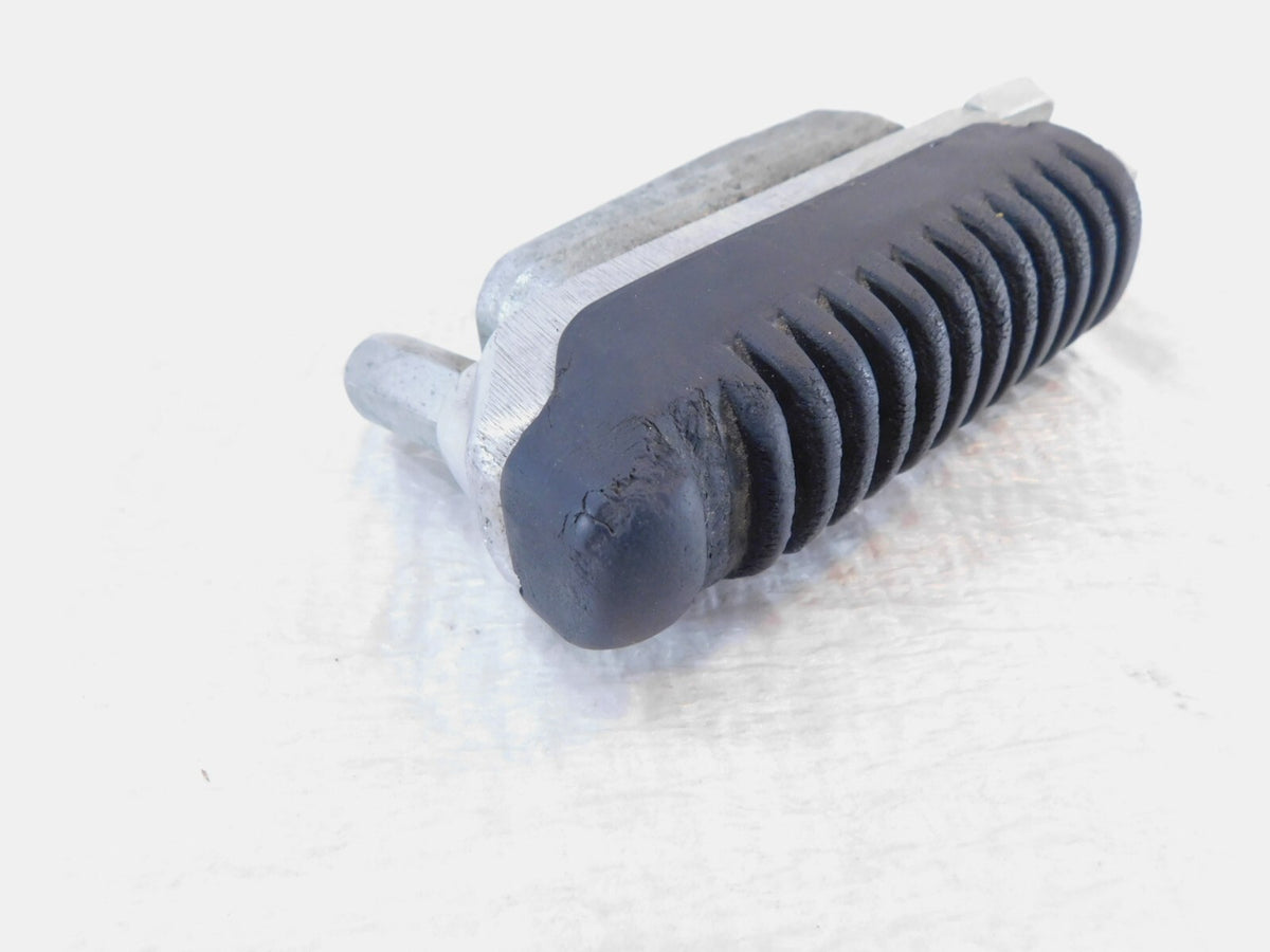 1999-2007 Suzuki GSX1300R Hayabusa Front Right Footrest Foot Peg 43531-24F00 - C3 Cycle
