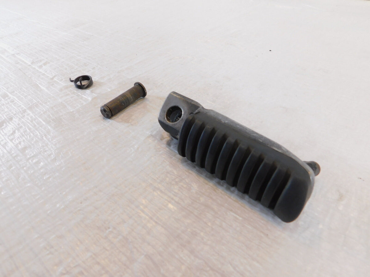 2000-2005 Kawasaki ZR-750 ZR-7S Front Right Rubber Foot Pedal Peg Foot Rest - C3 Cycle