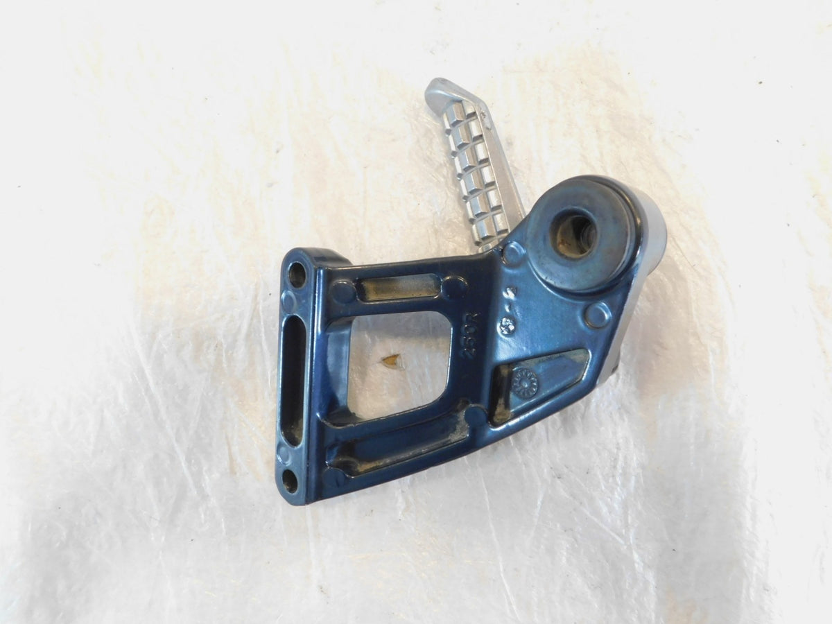 Kawasaki Ninja ZX600 ZX600-E ZZR600 Rear Right Passenger Footpeg & Mount Bracket - C3 Cycle