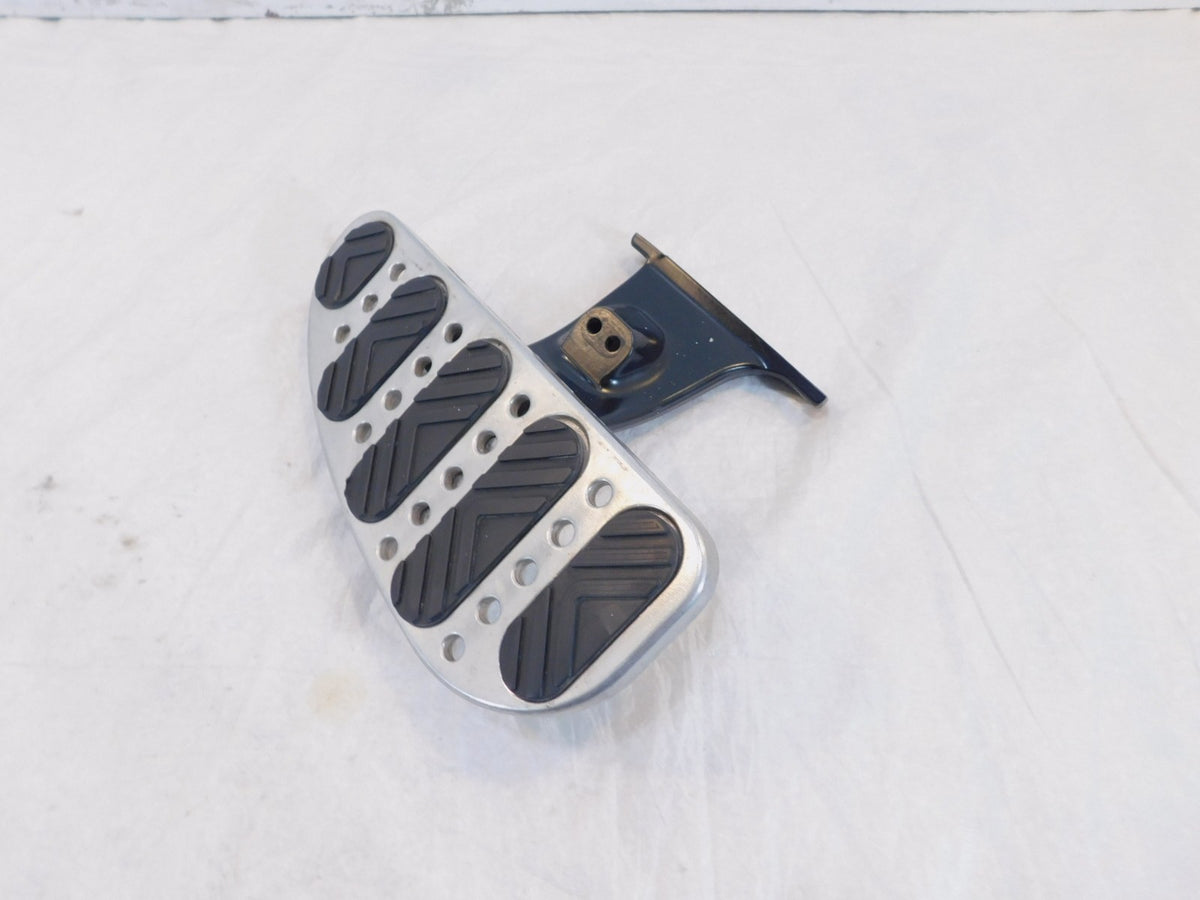 Victory V92 Classic & Touring Cruiser Right Footboard Floorboard & Mount Bracket - C3 Cycle