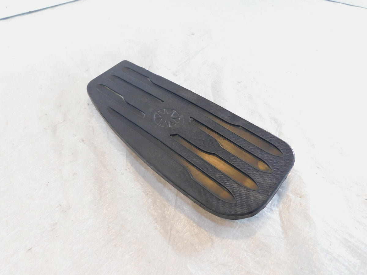 2001-2003 Yamaha XV1600 Road Star 1600 Front Right Foot Board Footrest Cover Pad - C3 Cycle