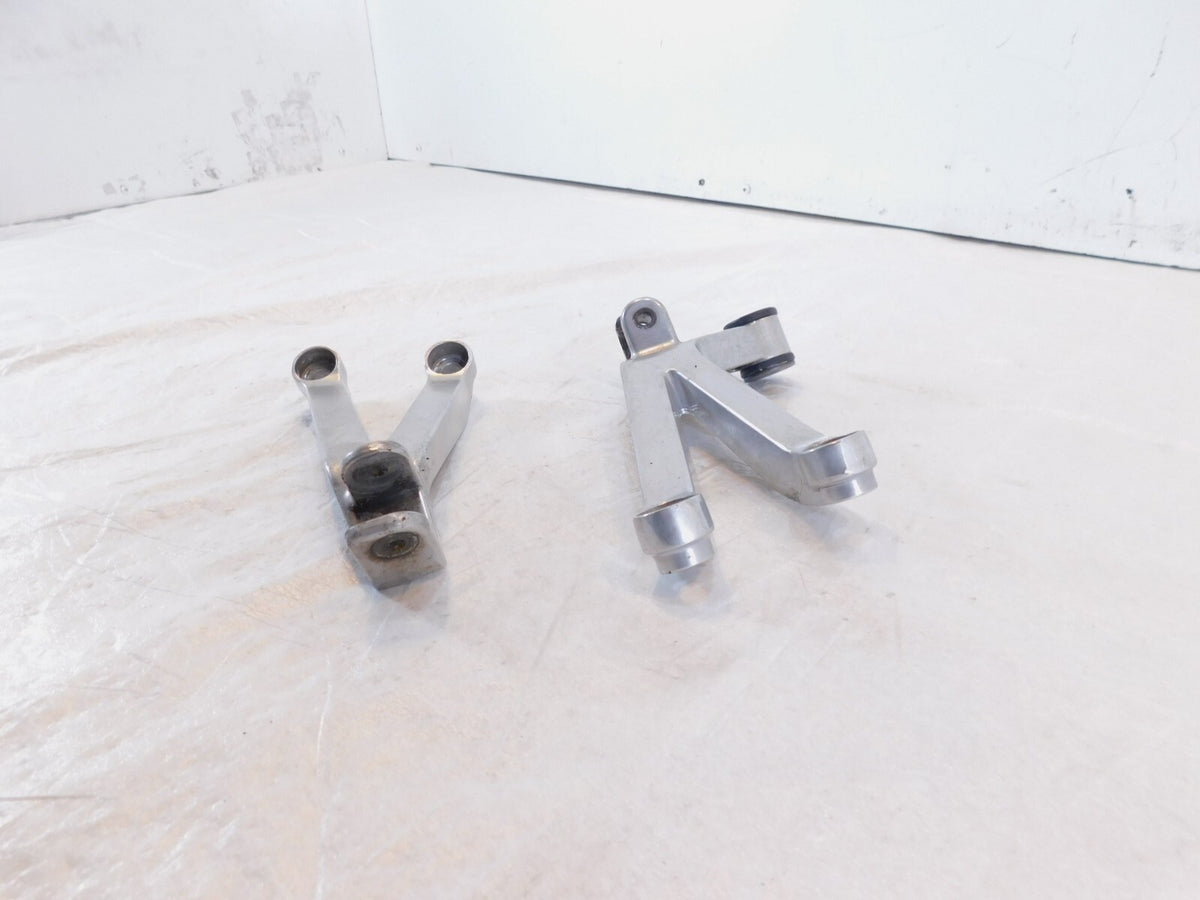 Honda CBR900RR CBR929RR FireBlade Rear Left/Right Footpeg Footrest Holder Mounts - C3 Cycle
