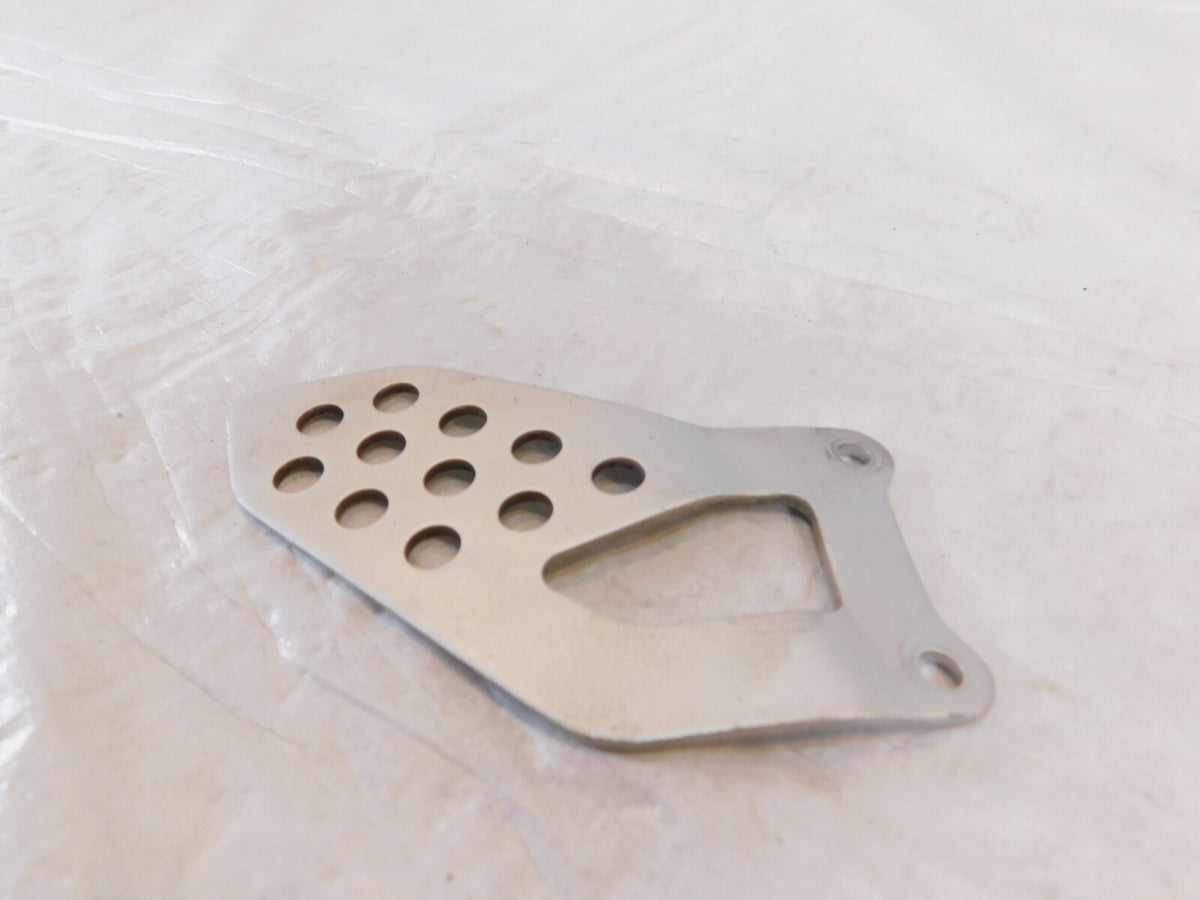 2004-05 Suzuki GSX-R600 GSXR600 GSX-R750 GSXR750 Front Left Footrest Guard Plate - C3 Cycle