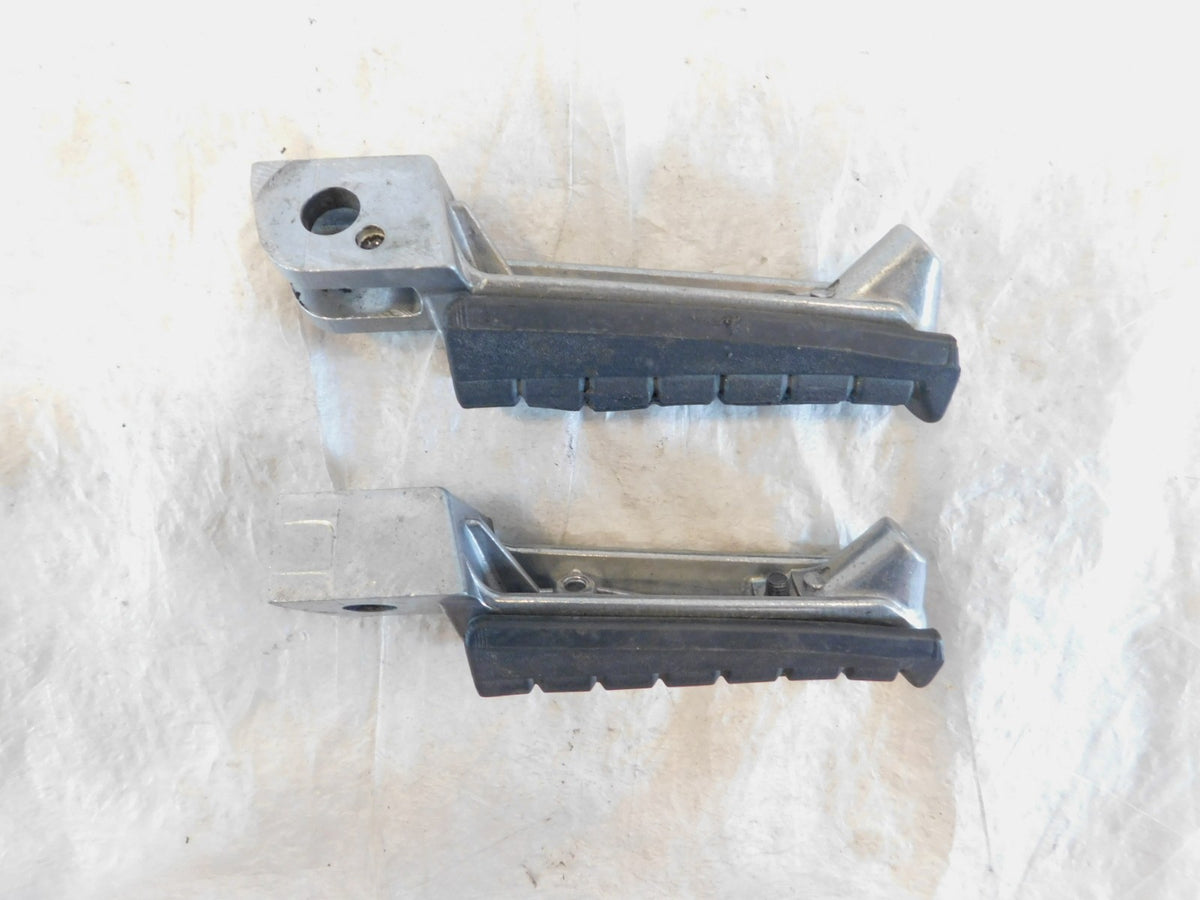 Triumph Daytona Sprint Trident Trophy 900 1200 Rear Left/Right Footrest Foot Peg - C3 Cycle