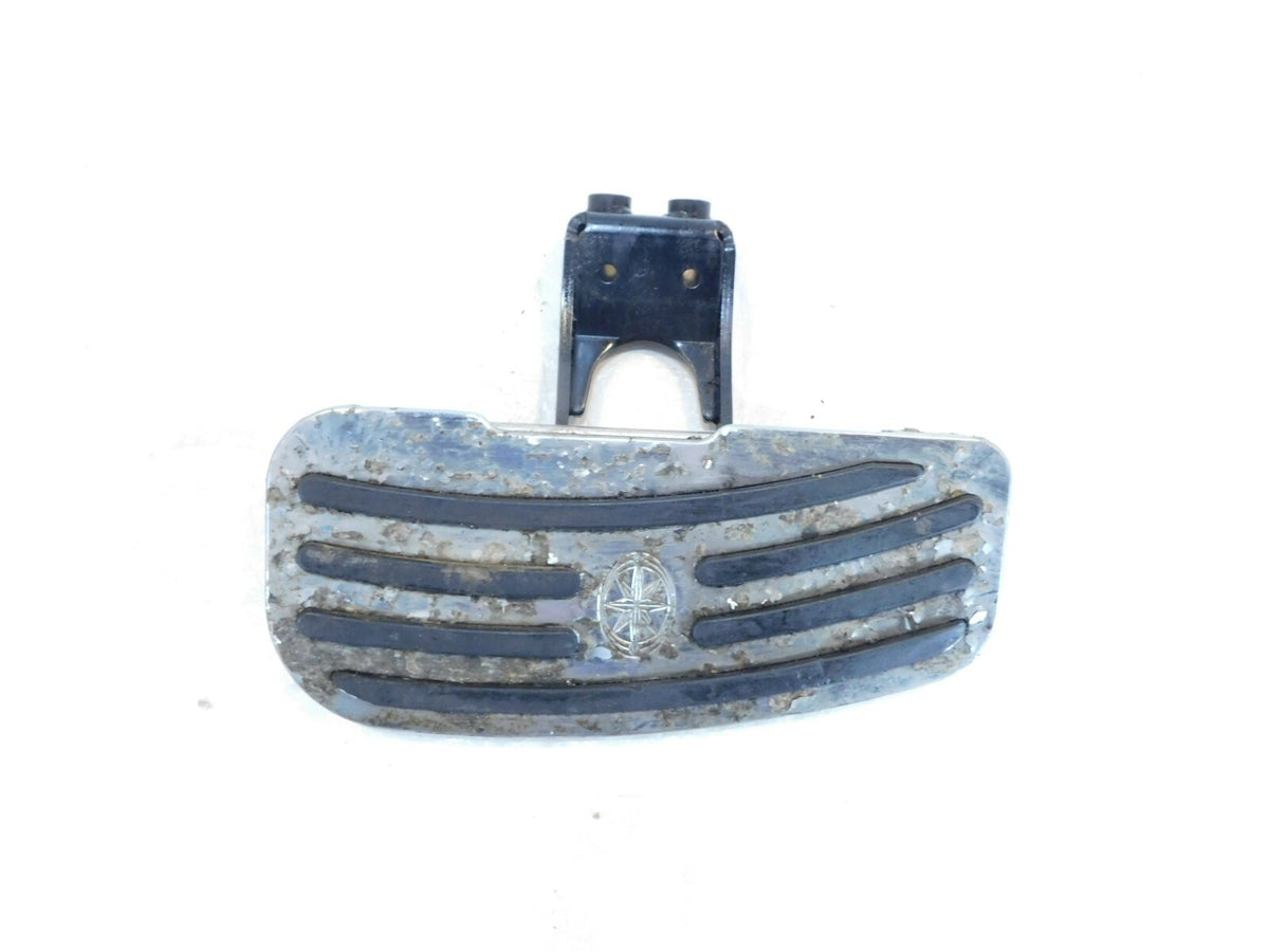 2001-2003 Yamaha XV1600 Road Star 1600 Front Right Foot Board Footrest & Mount - C3 Cycle