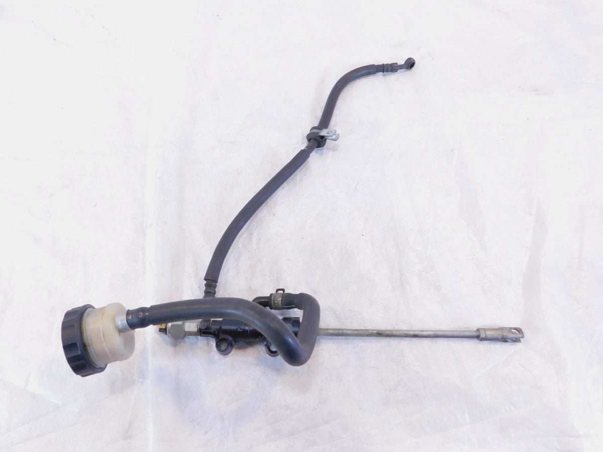 Triumph Trident Sprint & Trophy Rear Brake Master Cylinder Reservoir & Pushrod - C3 Cycle