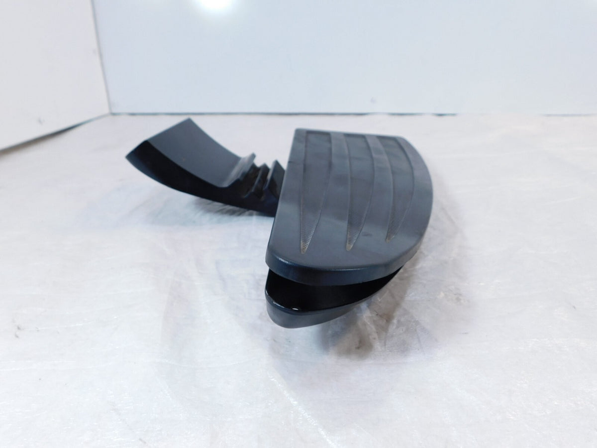 Victory Cross Roads Country & Vision Right Front Main Driver Floorboard Footrest