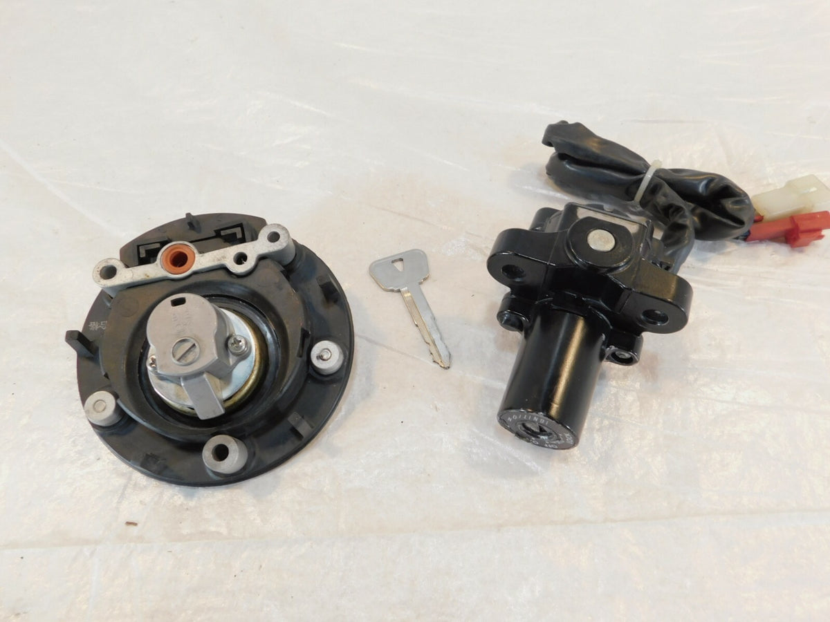 2007-2008 Yamaha YZFR1 YZF R1 Ignition Switch Gas Fuel Tank Cap Lock Key Set