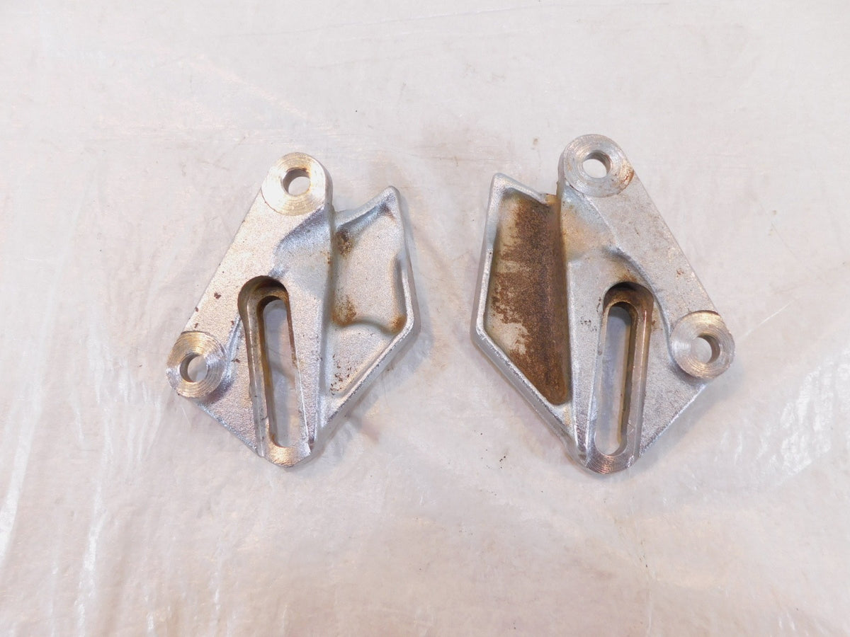 Pair Yamaha XJ750 Maxim 750 Front Main Rider Driver Foot Peg Stay Bracket Mounts - C3 Cycle