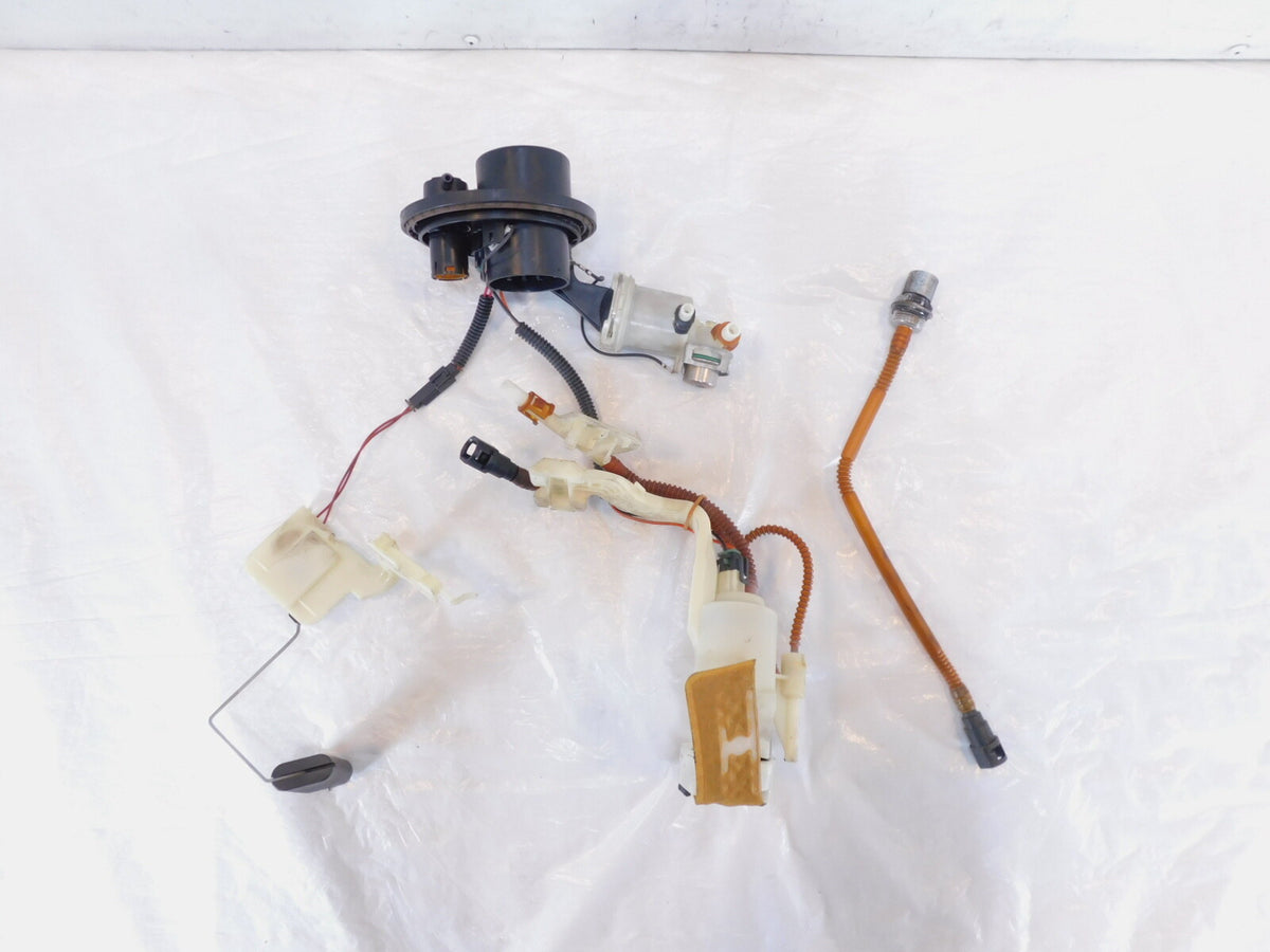 Harley Davidson Touring Road Street & Electra Glide Gas Fuel Petrol Tank Pump - C3 Cycle