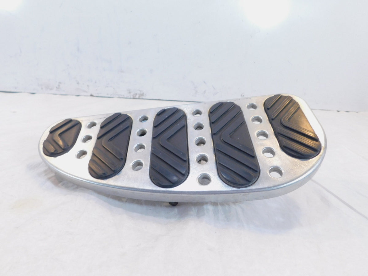 Victory V92 Classic & Touring Cruiser Right Footboard Floorboard & Mount Bracket - C3 Cycle