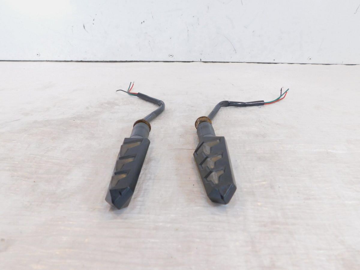 Pair 2000 00 Kawasaki ZR-750 ZR-7S Rear Right/Left Turn Signal Indicator Lights - C3 Cycle