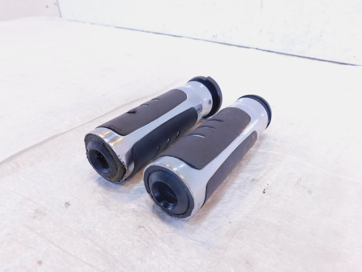 Harley Davidson Touring Dyna Sportster & Softail Left Right Handlebar Hand Grips - C3 Cycle