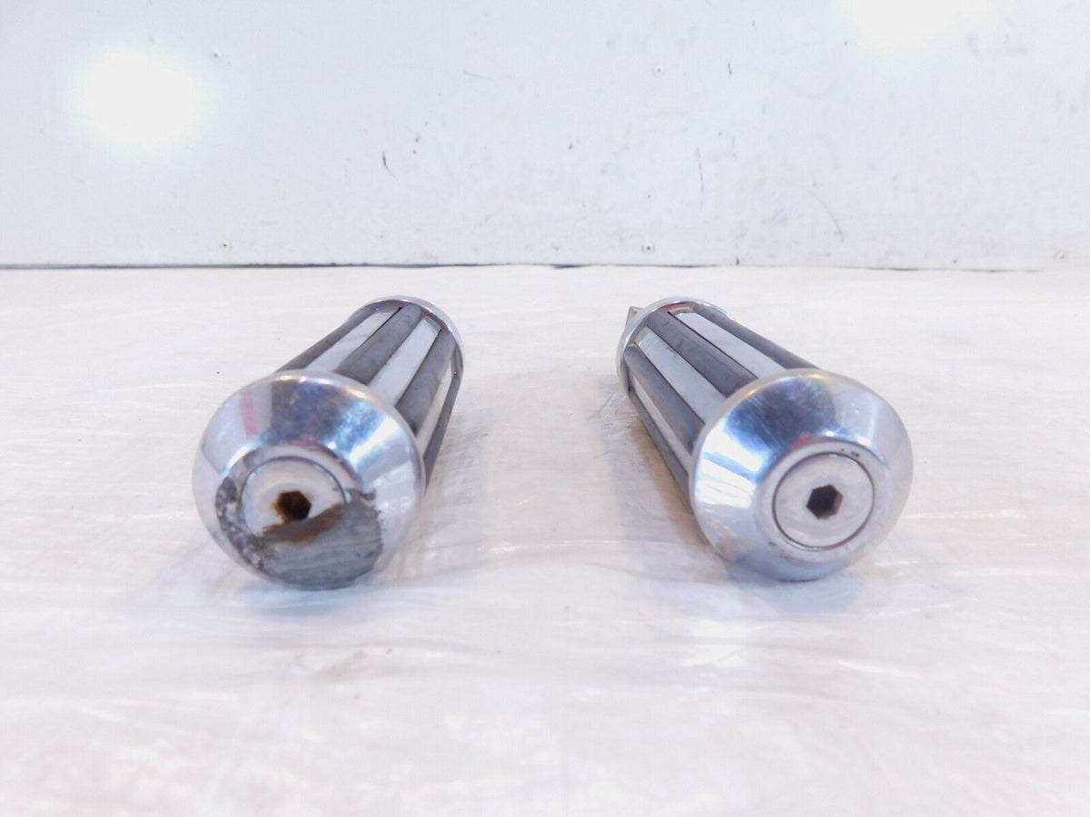 Yamaha V-Star 1100 Classic Custom Silverado Left/Right Rear Footrest Foot Pegs