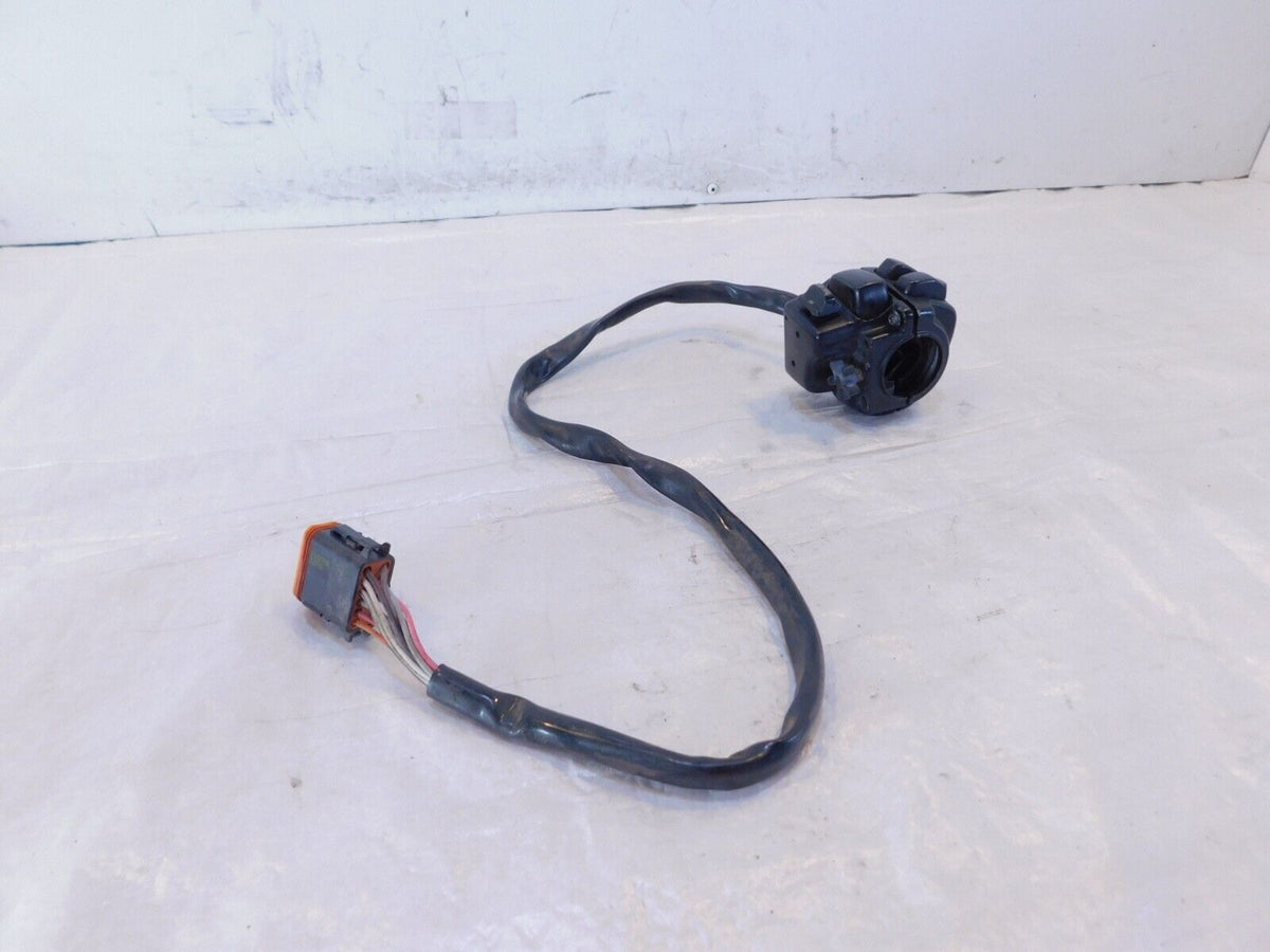 Harley Electra Glide Right Handlebar Engine Stop Start Kill Switches w/ Radio - C3 Cycle