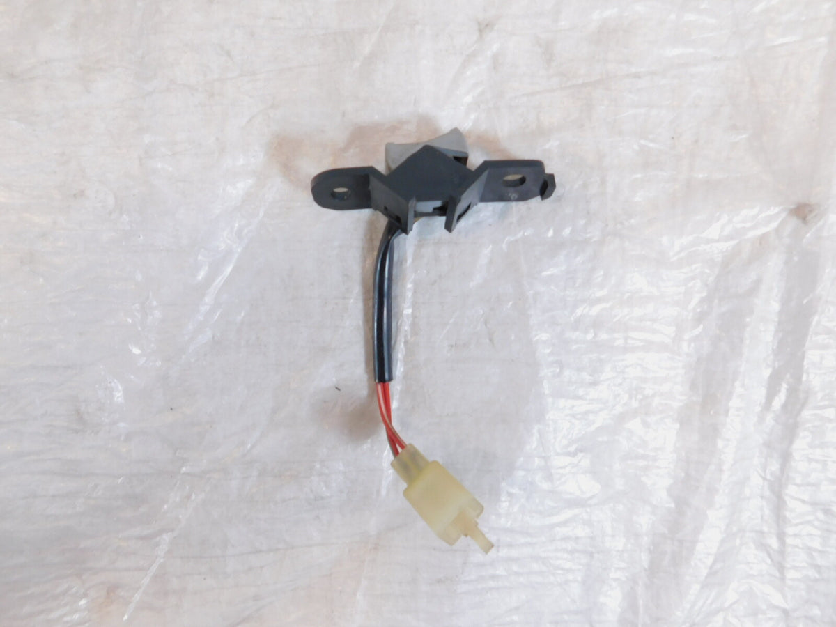 Yamaha FZR1000 FJ1200 FZ750 YZF600R Fuel Gas Petrol Tank Petcock Reserve Switch