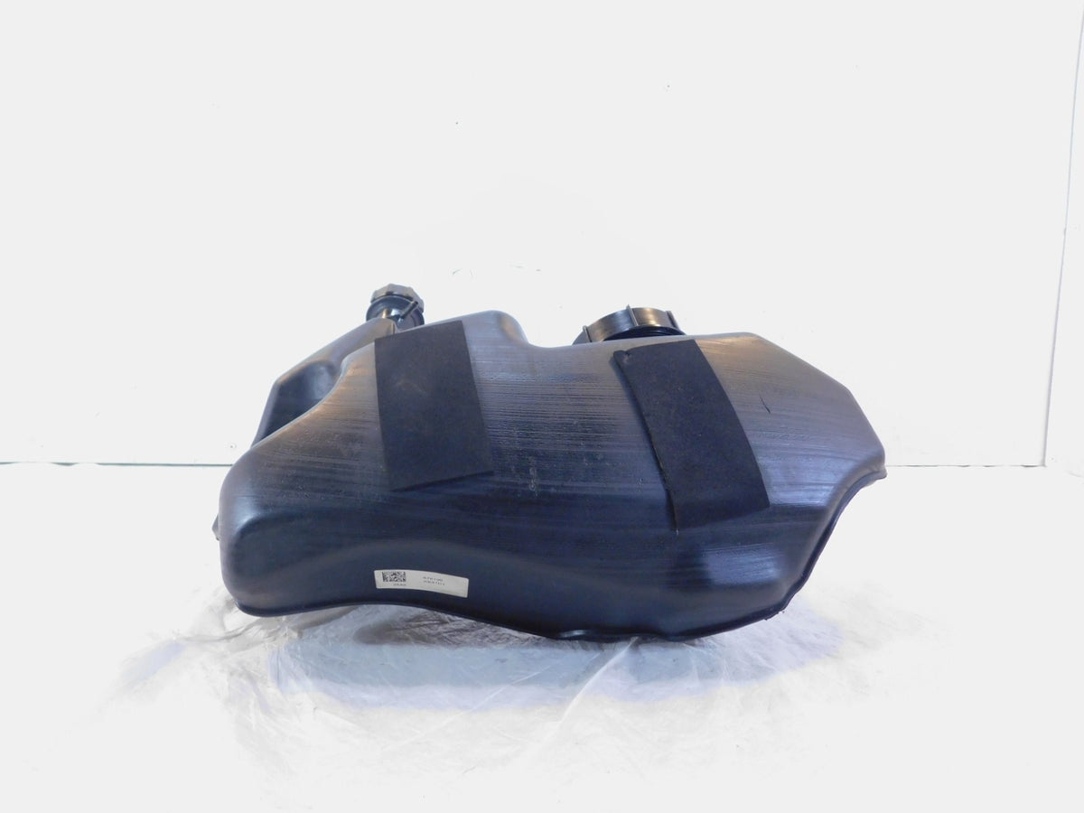 Piaggio Vespa Primavera Sprint 50 150 Fuel Petrol Gas Tank Reservoir 1B003095 - C3 Cycle