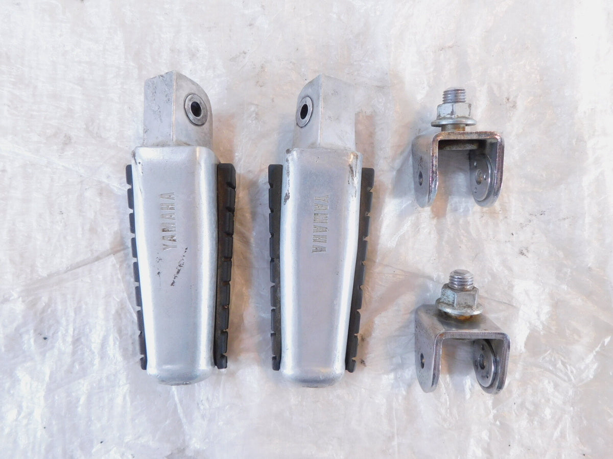 1985-95 Yamaha V-Max VMX 1200 VMX1200 Rear Left/Right Mount Brackets & Footpegs - C3 Cycle