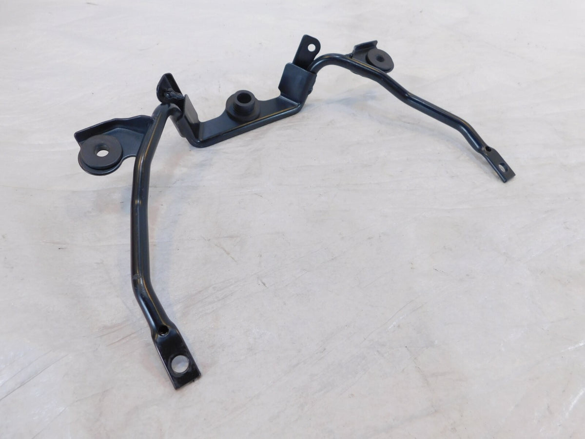 18-19 Suzuki GSX250R Front Gas Petrol Fuel Tank Cowling Fairing Bracket Stay - C3 Cycle