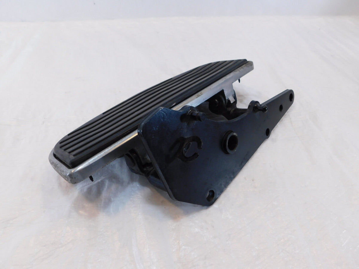 96-04 Kawasaki Vulcan 1500 Right Footrest Footboard Floorboard w/ Mount Bracket