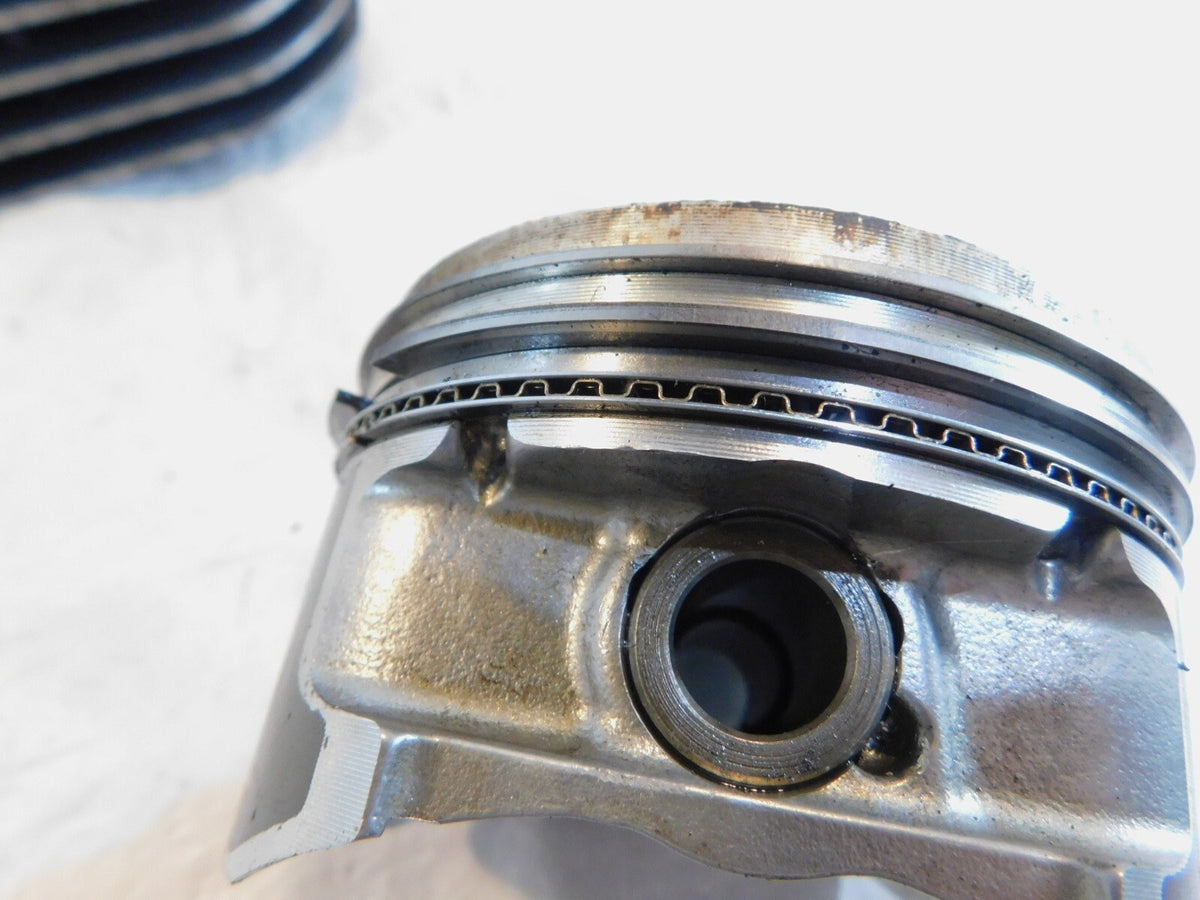 Harley Davidson Sportster 1200 48 Forty-Eight Engine Cylinders Barrel & Pistons