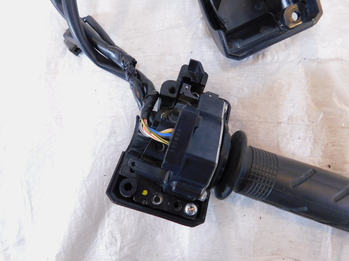 Honda CB1000 CB1000R Right Handlebar Start Stop Kill Switches w/ Throttle Grip - C3 Cycle