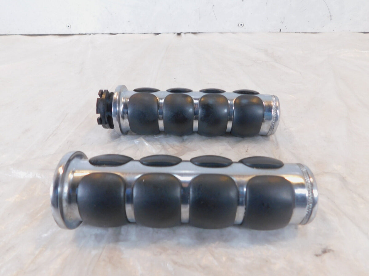 Victory V92 Kingpin Vegas Hammer Deluxe Classic & Touring Cruiser Chrome Grips - C3 Cycle
