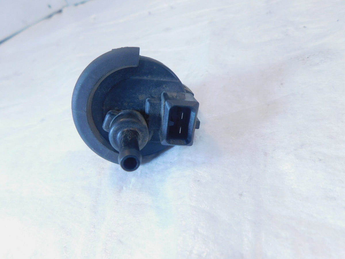 BMW R1100R R1100RT R1100RS R1100GS R850R Gas Petrol Fuel Tank Breather Valve - C3 Cycle