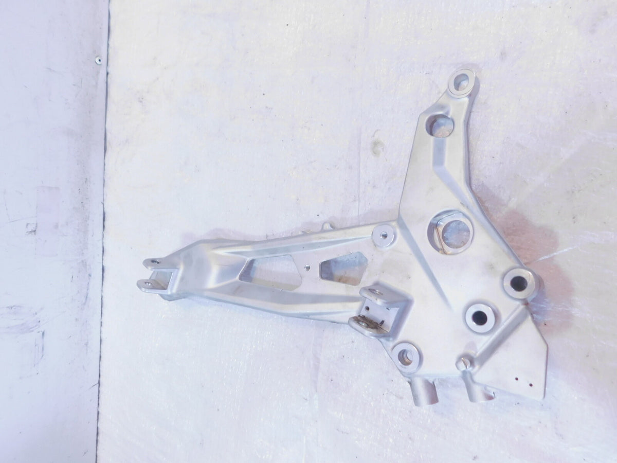 2020-2023 BMW F900 F900R Right Front/Rear Footrest Foot Peg Plate Bracket Mount - C3 Cycle