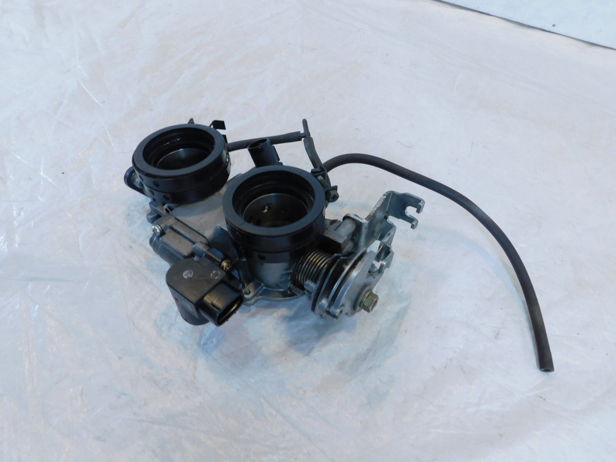 2001-2005 Honda Goldwing GL1800 GL1800A Engine Air Intake Throttle Body Bodies