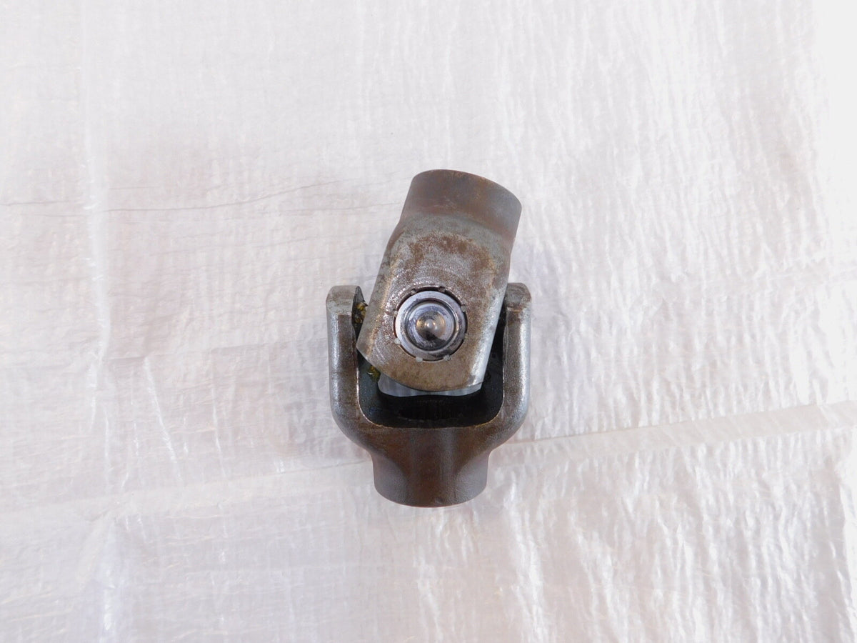 83-86 Honda VT500 Ascot & Shadow 500 Rear Wheel Driveshaft Yoke U-Joint Knuckle - C3 Cycle