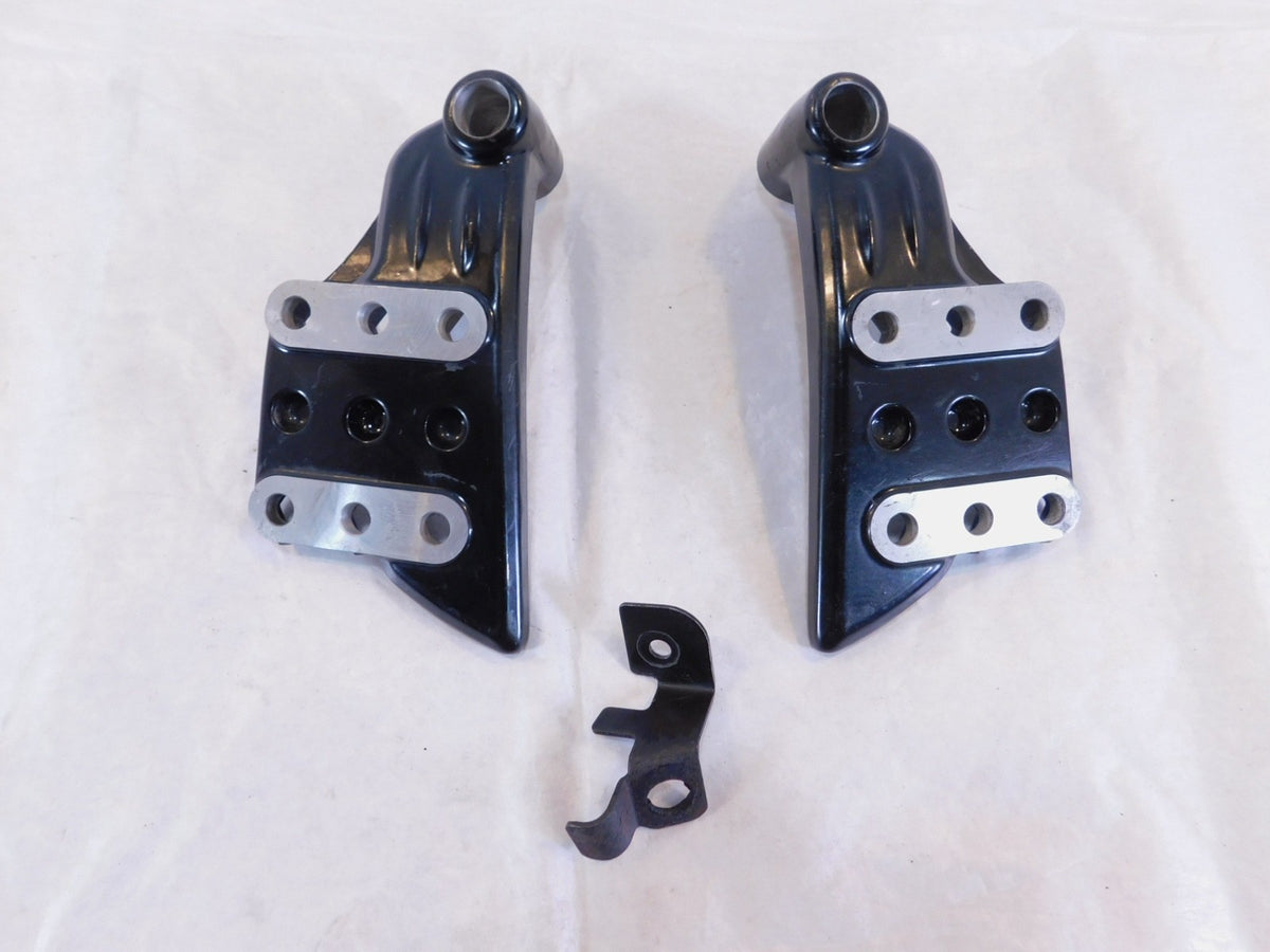 Indian Chief Chieftain Roadmaster Passenger Footboard Floorboard Mount Brackets