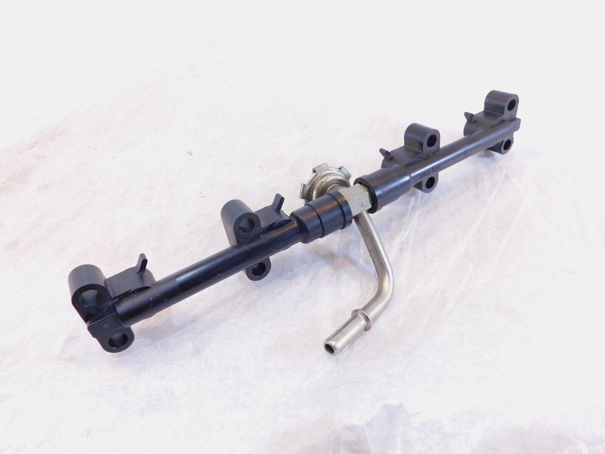 2011 2012 2013 Yamaha FZ8 FZ8N Gas Petrol Fuel Injector Throttle Body Rail Pipes