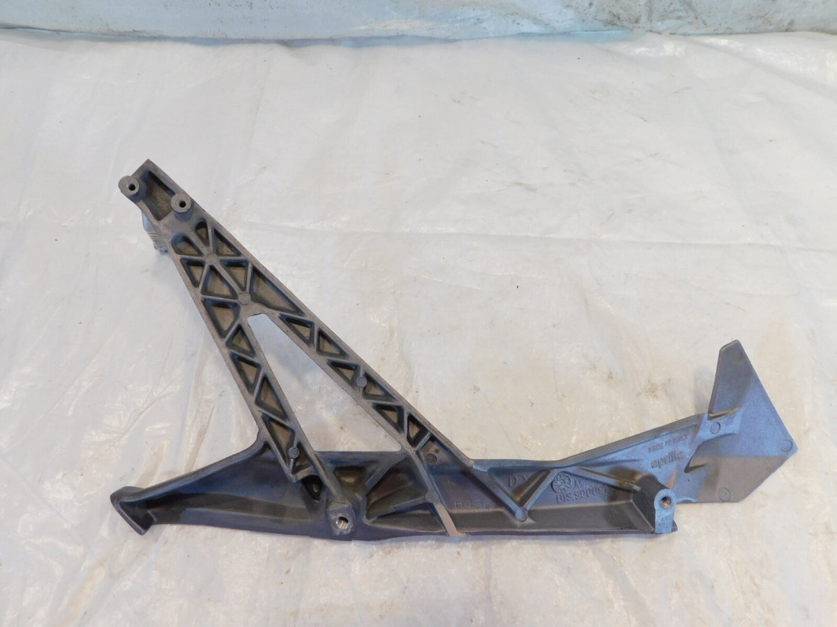 01-04 Aprilia RST1000 RST 1000 Futura Right Rear Footpeg Footrest Holder Bracket
