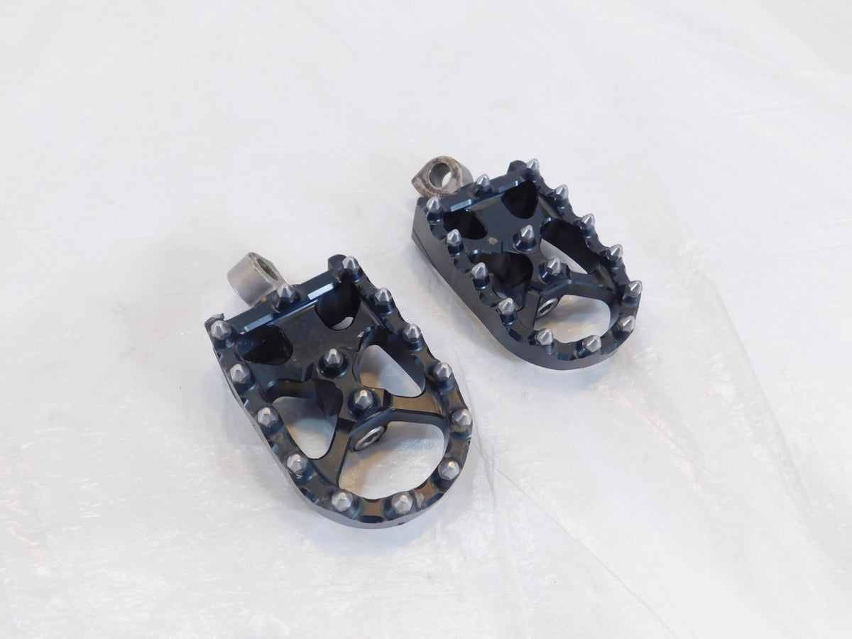 Harley Touring FXR Dyna Sportster & Softail Single Black Metal Footpeg Footrests - C3 Cycle